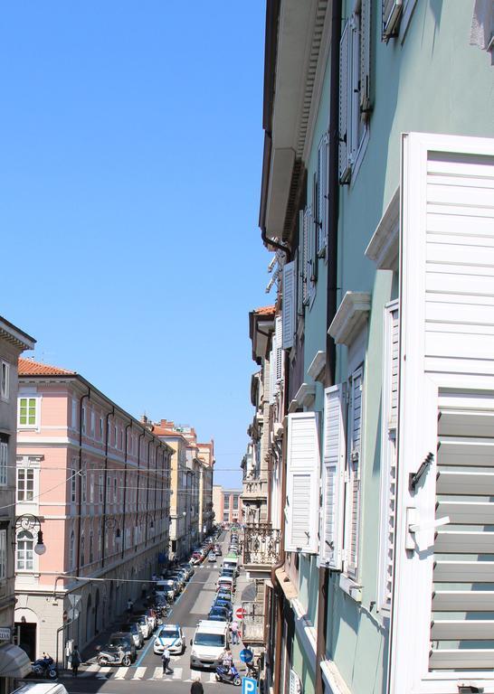 Smart Accomodation Trieste Exteriör bild